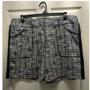 Lands' End Womens Size 1X Black White Stretch Moisture Wick UPF 50 Active Shorts